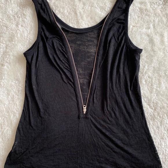 Armani Top - Picture 1 of 5